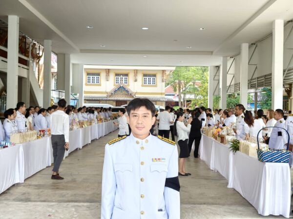 นายอภิชัย ศรอินทร์ ผอ.ขท.อุทัยธานี มอบหมายให้ นายเจริญลาภ อินทร์ประสิทธิ์ ชฟ.ขท.อุทัยธานี พิธีสวดพระพุทธมนต์และพิธีทำบุญตักบา